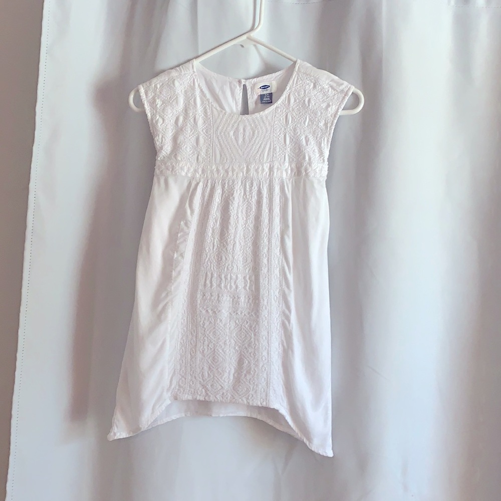 White Old Navy embroidered summer shirt